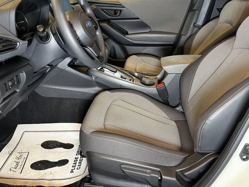 Used 2024 Subaru Crosstrek 2.0i Premium image 19