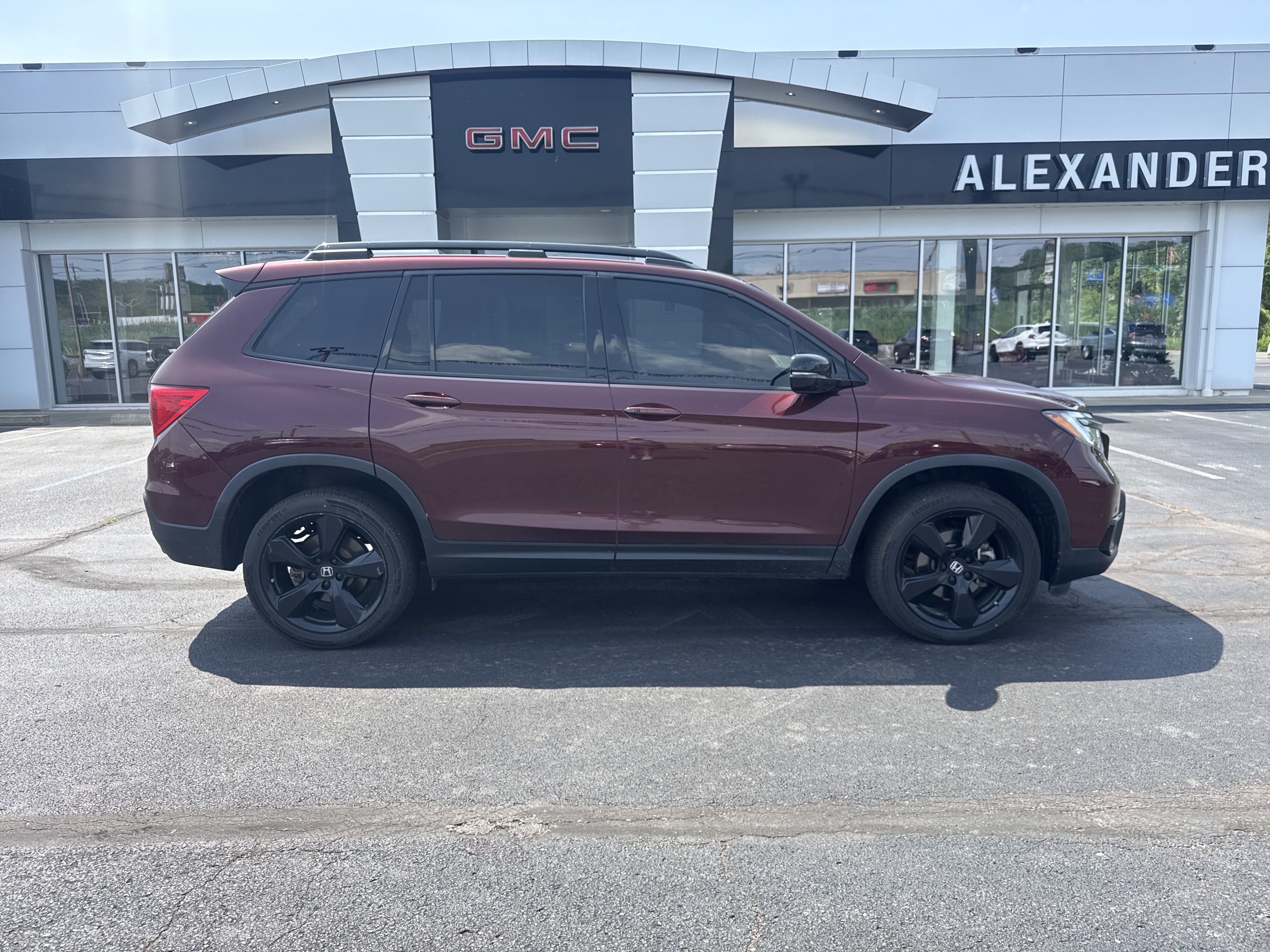 Used 2021 Honda Passport Elite image 2