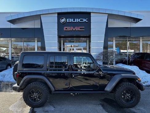 Used 2024 Jeep Wrangler Willys image 32