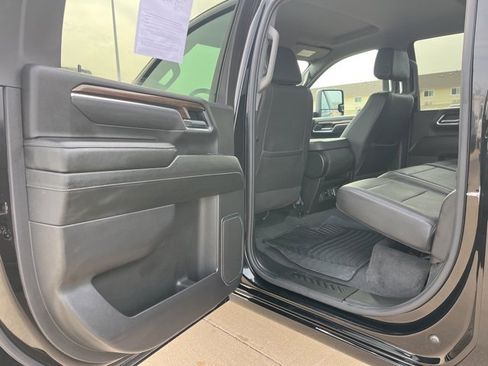 Used 2025 Chevrolet Silverado 2500 LT w/ Z71 Chrome Sport Edition image 39