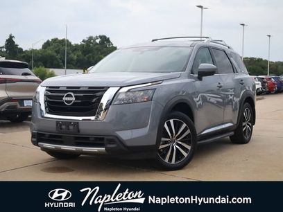 Used 2025 Nissan Pathfinder Platinum w/ Cargo Package