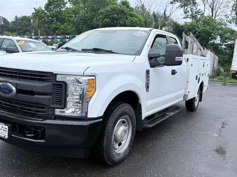 Used 2017 Ford F250 XL w/ Power Equipment Group RWD image 6