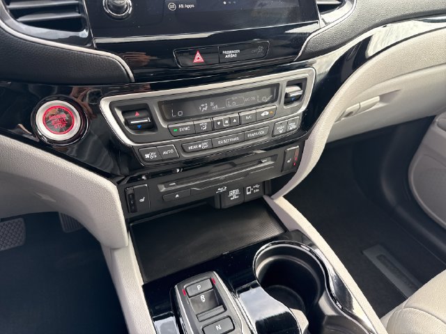 Used 2021 Honda Pilot Touring image 17