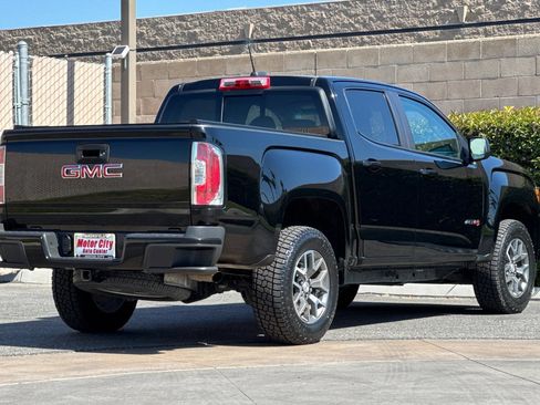 Certified 2022 GMC Canyon AT4 w/ Trailering Package AWD/4WD image 4