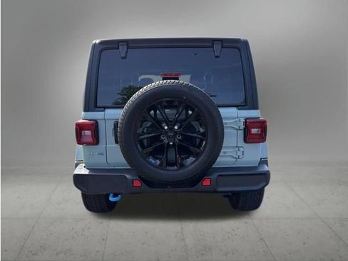 Used 2023 Jeep Wrangler Unlimited Sahara w/ Cold Weather Group AWD/4WD image 4