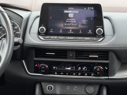 Used 2023 Nissan Rogue SV w/ SV Premium B Package image 13