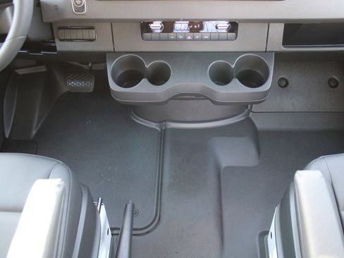 Used 2025 Mercedes-Benz Sprinter 2500 image 13