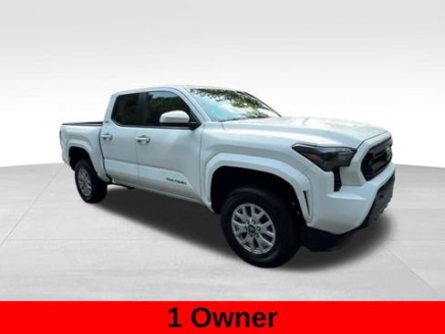 Used 2025 Toyota Tacoma SR5 RWD image 10