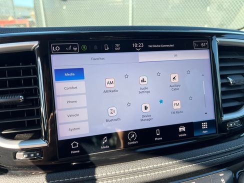 Used 2023 Chrysler Pacifica Touring-L image 20