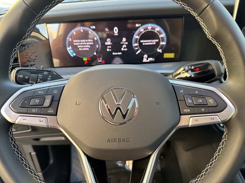 New 2026 Volkswagen Tiguan SE image 17