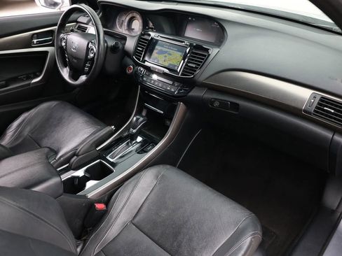 Used 2016 Honda Accord Touring image 16