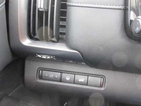 Used 2022 Nissan Pathfinder SL w/ SL Premium Package image 18