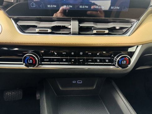 Used 2025 Chevrolet Equinox ACTIV w/ Safety and Technology Package image 19