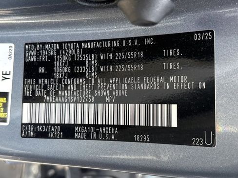 Used 2025 Toyota Corolla Cross XLE FWD image 26