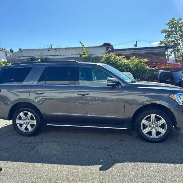 Used 2020 Ford Expedition XLT w/ Equipment Group 202A AWD/4WD image 10
