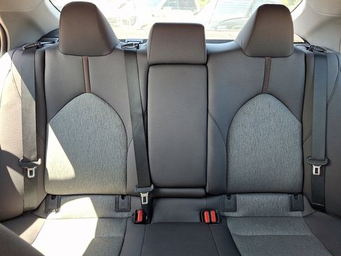 Used 2019 Toyota Camry LE w/ Convenience Package FWD image 19