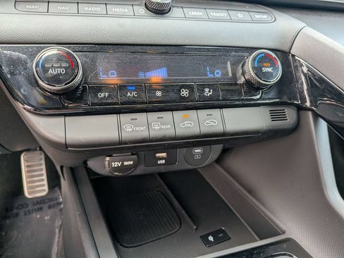 Used 2026 Hyundai Elantra SEL FWD image 20