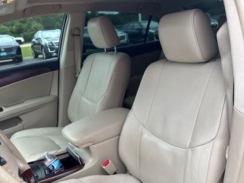 Used 2011 Toyota Avalon Limited FWD image 10