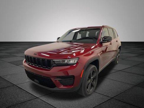 Used 2023 Jeep Grand Cherokee Altitude AWD/4WD image 3