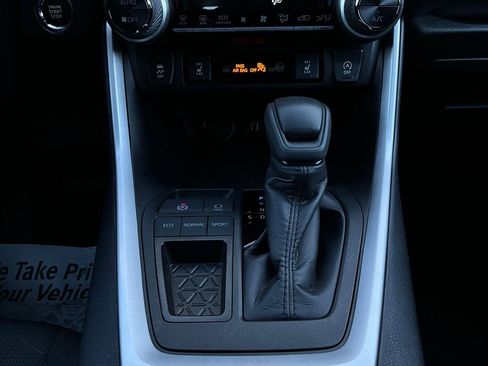 Used 2025 Toyota RAV4 XLE image 23