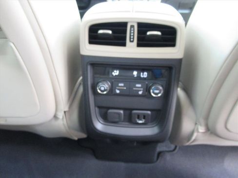 Used 2020 Buick Envision Premium w/ Driver Confidence Package image 15