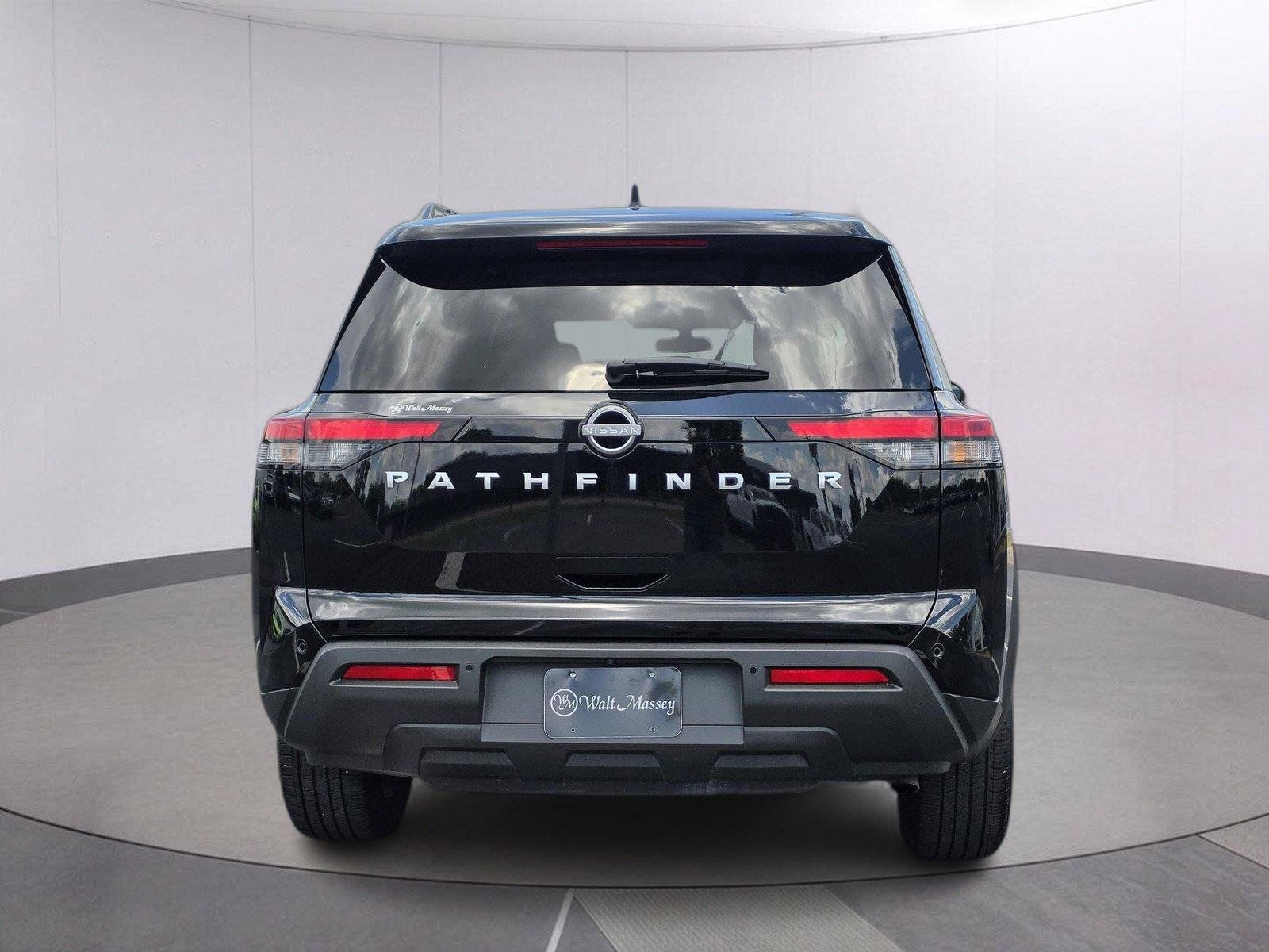 Used 2025 Nissan Pathfinder SV FWD image 4