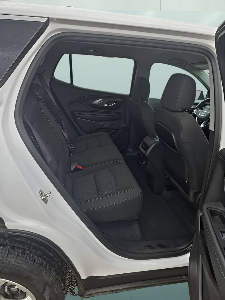 Used 2024 GMC Terrain SLE FWD image 17