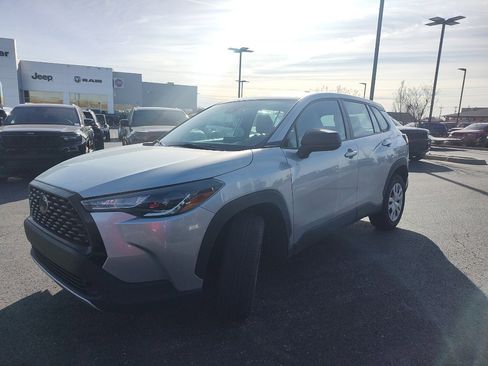 Used 2022 Toyota Corolla Cross L image 3