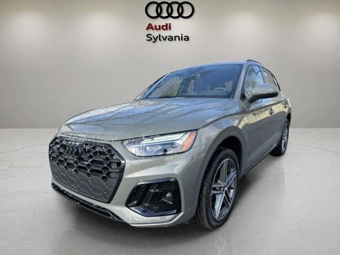 Certified 2025 Audi Q5 e Premium Plus w/ Premium Plus Package image 3