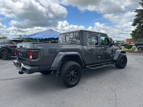 Used 2023 Jeep Gladiator Sport AWD/4WD image 5