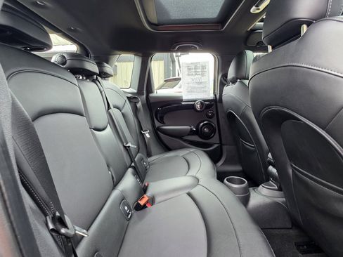 Used 2018 MINI Cooper S FWD image 8