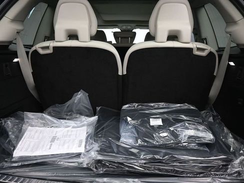 New 2026 Volvo XC90 B6 Ultra w/ Protection Package image 32
