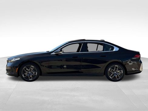 Used 2026 BMW 530i xDrive AWD/4WD image 5