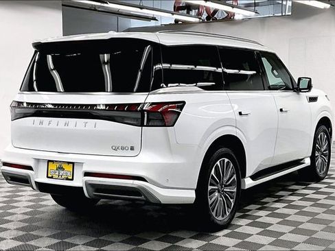 Used 2025 INFINITI QX80 Sensory AWD/4WD image 13