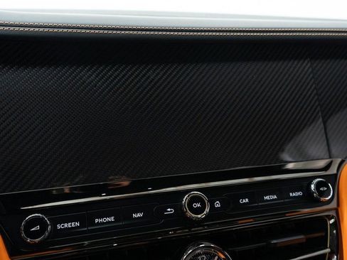 Used 2025 Bentley Flying Spur Plug-In Hybrid image 42