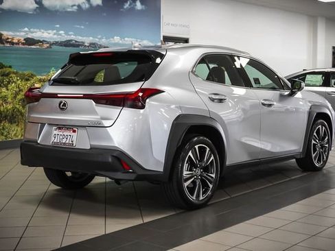 Used 2025 Lexus UX 300h FWD image 6