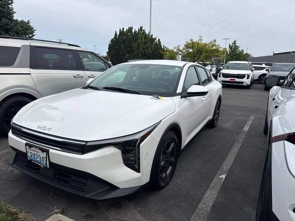 Used 2025 Kia K4 FWD image 3