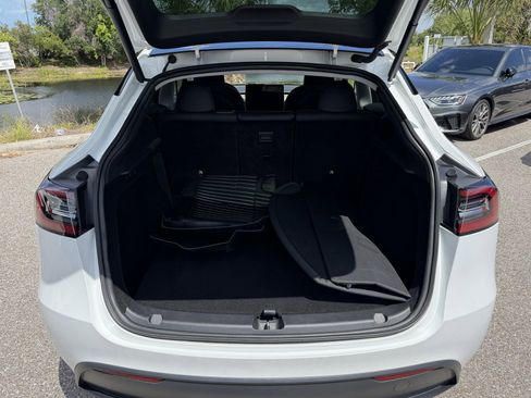 Used 2023 Tesla Model Y Long Range AWD/4WD image 11