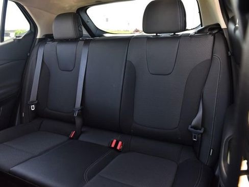 Used 2025 Buick Encore GX Preferred FWD image 21