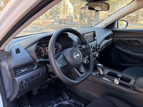 Used 2025 Nissan Sentra S image 30