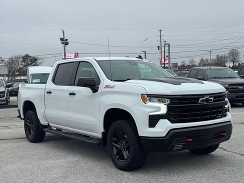 Used 2024 Chevrolet Silverado 1500 LT Trail Boss w/ Protection Package image 1