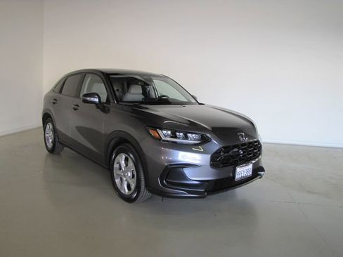 Used 2025 Honda HR-V LX image 3