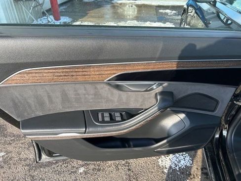 Used 2022 Audi A8 L 3.0T image 37