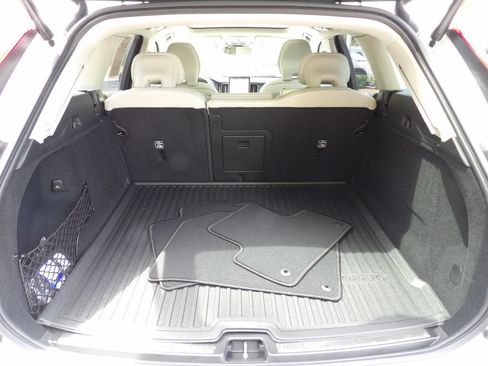 Certified 2026 Volvo XC60 B5 Ultra w/ Protection Package Premier AWD/4WD image 16