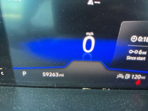 Used 2022 Volkswagen Tiguan SE image 3