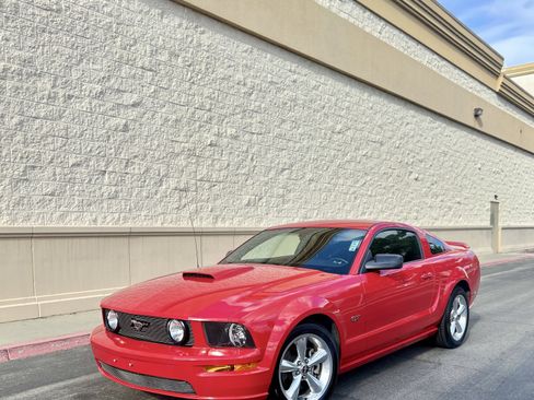 Used 2008 Ford Mustang GT image 3