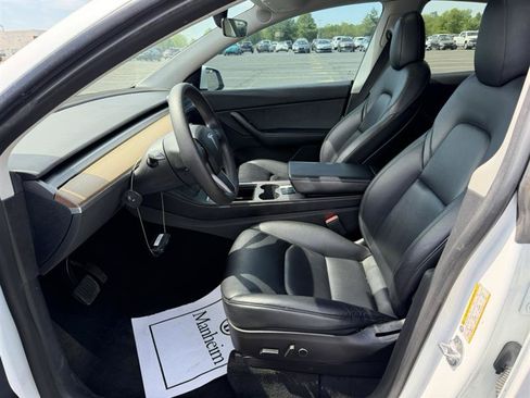 Used 2022 Tesla Model Y Long Range AWD/4WD image 16