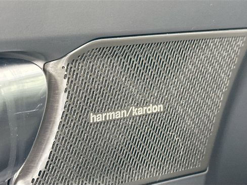 New 2026 Volvo XC40 B5 Ultra w/ Protection Package Premier image 18