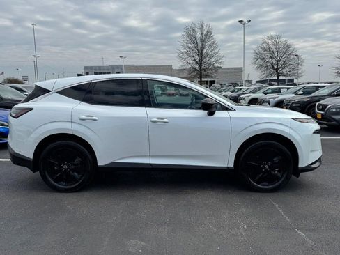 Used 2025 Nissan Murano SV image 2