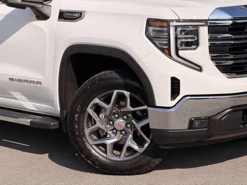Used 2025 GMC Sierra 1500 SLT w/ SLT Premium Package AWD/4WD image 3